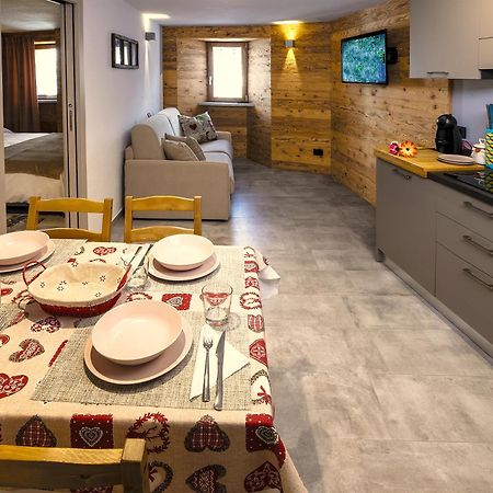 Fenat Aparthotel Introd Buitenkant foto