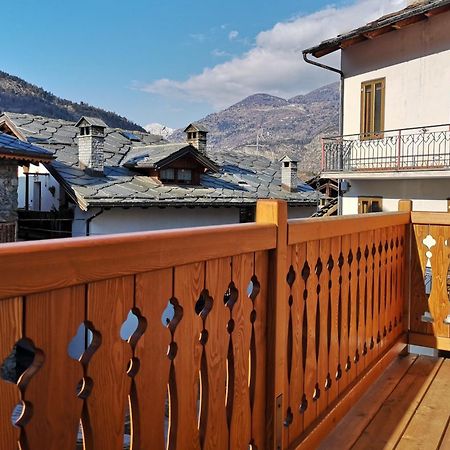 Fenat Aparthotel Introd Buitenkant foto