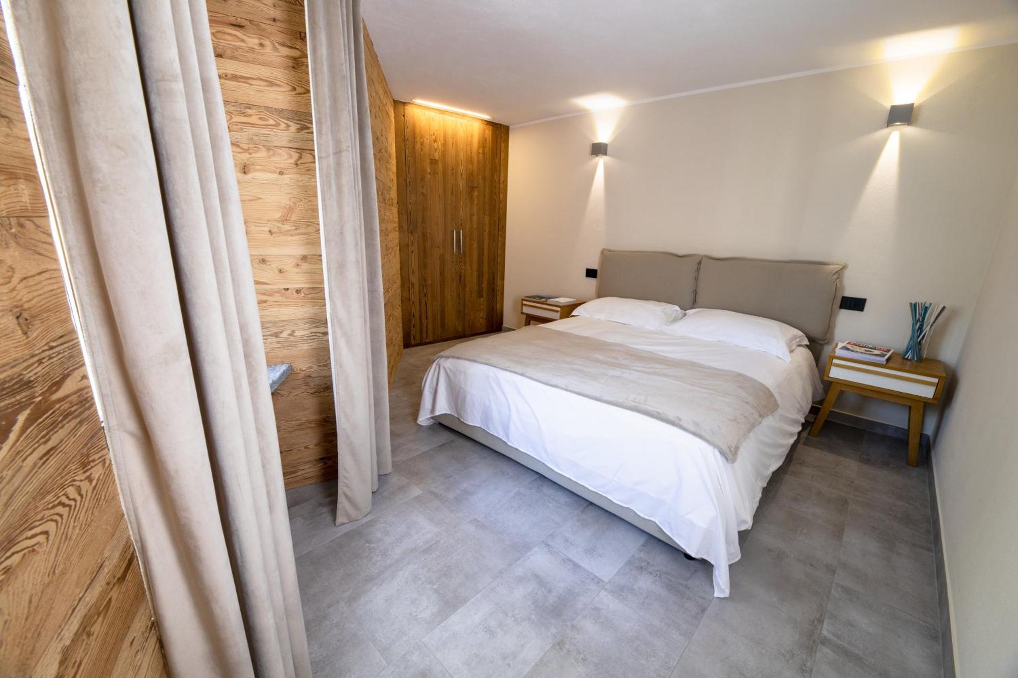 Fenat Aparthotel Introd Buitenkant foto