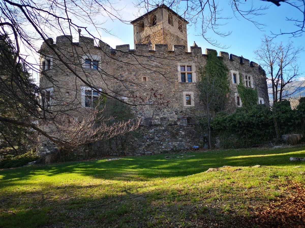 Fenat Aparthotel Introd Buitenkant foto