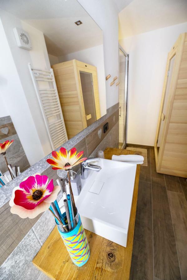 Fenat Aparthotel Introd Buitenkant foto