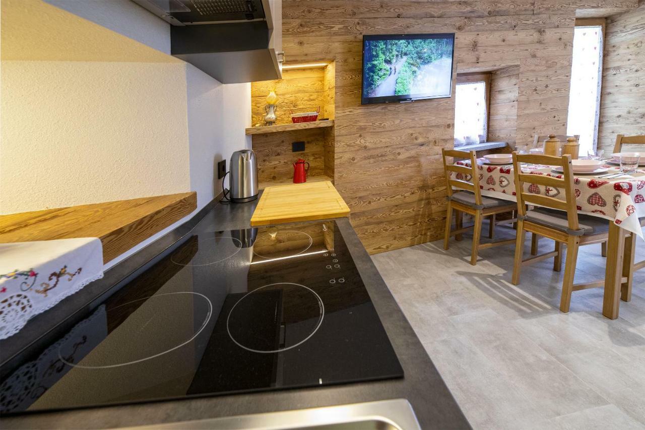 Fenat Aparthotel Introd Buitenkant foto